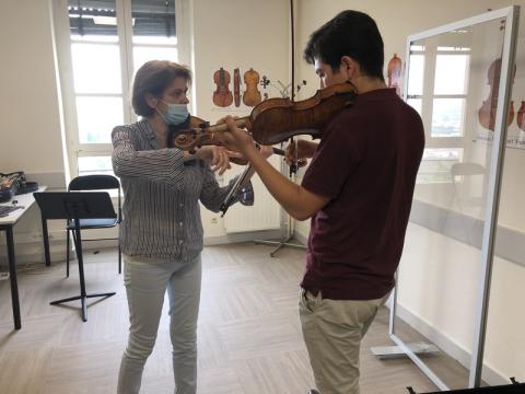 Sophie Besançon / Professor, Lyon Regional Conservatory, France & Chamber Orchestra of Europe, UK / Violin Online Public Lessons