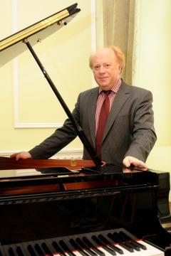Ilya Szeps / Professor, Cologne University of Music / Piano lessons