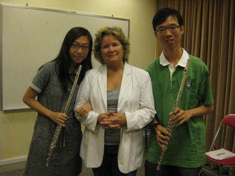 Susan Milan / Royal College of Music & Trinity Laban Conservatoire University Professor & Royal Philharmonic Orchestra UK / Flute Lesson