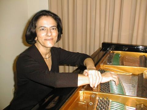 Manuela Gouvia / Former Professor of the Catalunya Conservatory of Music / Piano Lessons