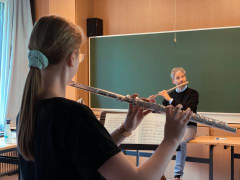 Aldo Baerten / Cologne Conservatory of Music & Royal Conservatory of Music in Antwerp & Professor of Conservatory of Utrecht & Chief of Antwerp Symphony Orchestra / Flute Online Public Lessons