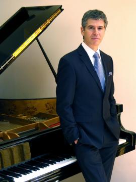 Rustem Heildinov / Professor of the Royal Academy of Music / Piano lessons