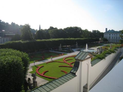 モーツァルテウム音楽大学／UNIVERSITÄT MOZARTEUM SALZBURG