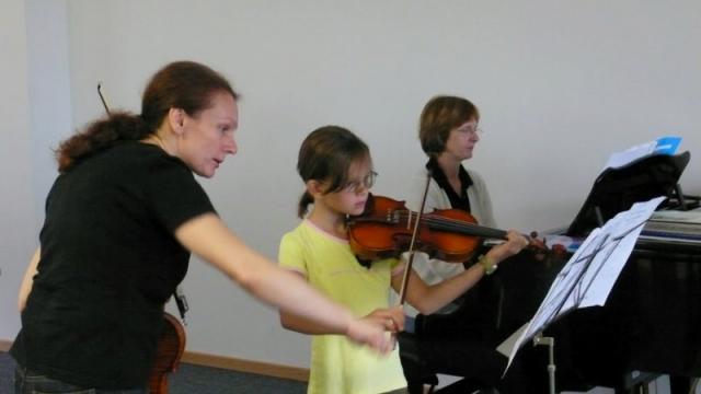 Snezana Kiss / Children's Education Specialist / Violin Lesson