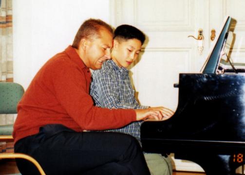 Georg Steinscharden / Professor, Mozartium College of Music / Piano Lessons