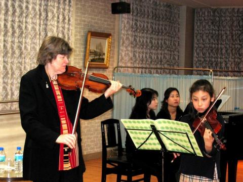Barbara Stanzelite / Children's Education Instructions Author / Violin Lesson