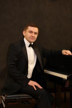 Dmitry Kaprin / Russian Tchaikovsky Memorial National Moscow Conservatory Associate Professor / Piano Online Lesson