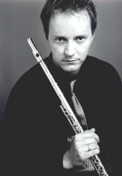 Erwin Klambauer / Austrian Vienna Symphony Orchestra Chief & Professor of Gratz National College of Music / Flute Online Lessons