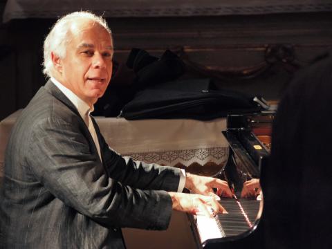 <Recommended> Pierre Leac / Former Professor of the City Conservatory of Paris, France & Professor of the Conservatory of Paris Catalunya, Spain / Piano online lessons