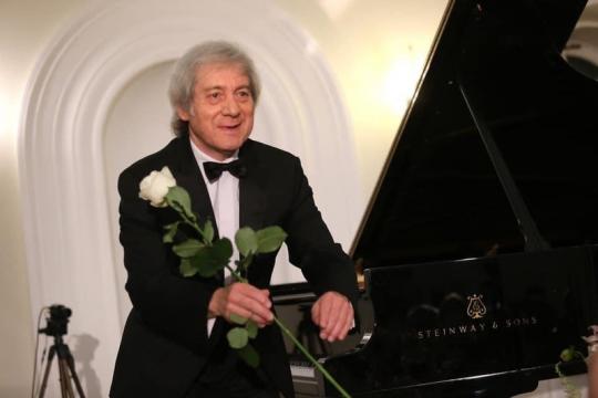 Dmitri Alexeev / Chopin International Piano Competition Jury & Royal College of Music Professor / Piano Online Lessons