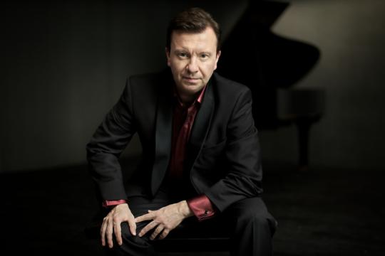 Evgeny Sinaisky / Professor, Volkwang University of the Arts, Germany & Private Music and Arts University, Vienna, Austria / Piano accompaniment, duet, chamber music lessons