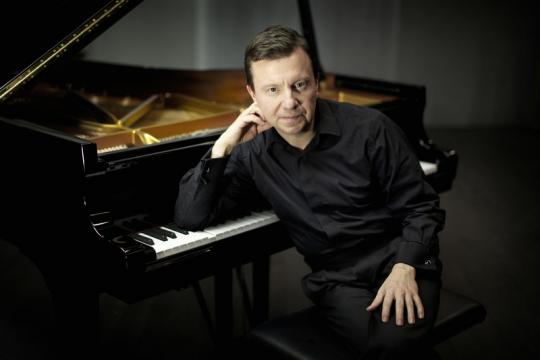 Evgeny Sinaisky / Professor, Volkwang University of the Arts, Germany & Private Music and Arts University, Vienna, Austria / Piano accompaniment, duet, chamber music lessons