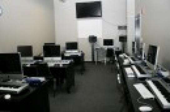 LA ミュージック・アカデミー(LAMA)/LA Music Academy (LAMA)