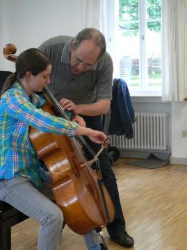 Hans-Christian Schweiker / Professor, University of Music, Cologne, Germany / Cello Online Public Lessons