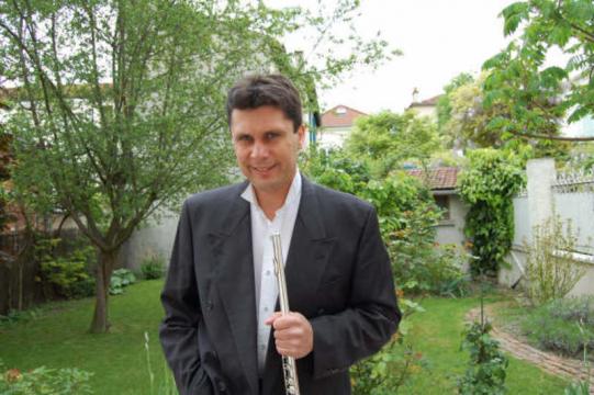 Vincent Lucas / Principal of the Paris Orchestra & Paris Conservatory of Paris & Paris National Conservatory of Music & Professor of Schola Cantorum Conservatory / Flute Online Public Lessons