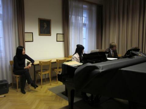 Jan Gottlieb Irachek / Professor, University of Music and Performing Arts Vienna / Piano lessons