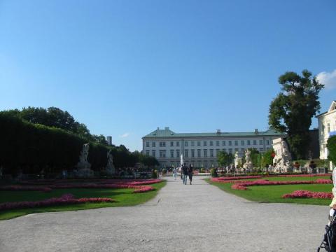 モーツァルテウム音楽大学／UNIVERSITÄT MOZARTEUM SALZBURG