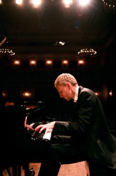 Klaus Stucken / Professor, University of Music and Arts, Vienna, Austria / Piano Online Public Lessons