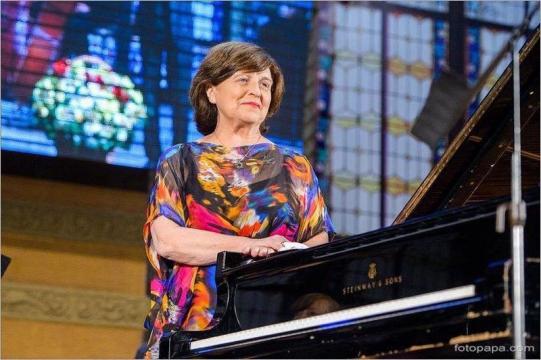 Dina Joffe / Frederick Chopin International Piano Competition Jury / Former Professor of Hamburg University of Music / Piano Online Public Lessons