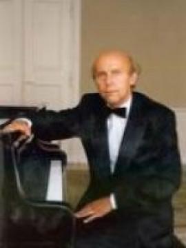 Frantisek Malie / Chief Professor of the Academy of Performing Arts in Prague / Piano lessons