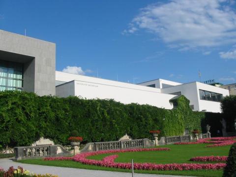 UNIVERSITÄT MOZARTEUM SALZBURG