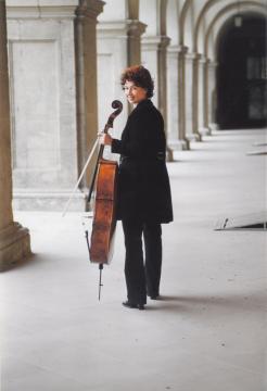 Xenia Jankovic / Professor, University of Music in Detmold, Germany / Cello Online Lesson