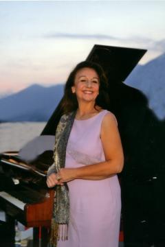 Rossella Redoglia / Former Professor, Opera School, Bologna Opera, Italy / Vocal Online Lessons]