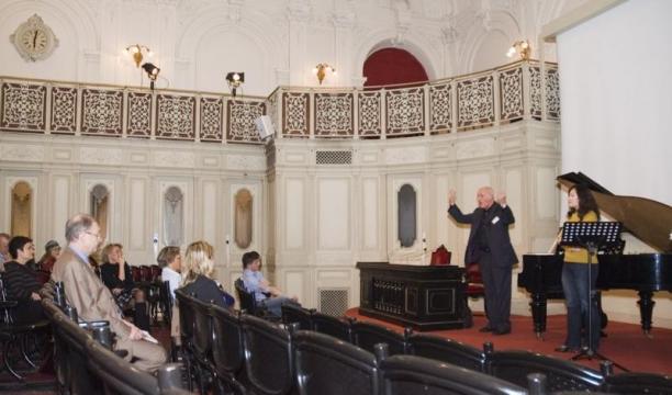 Franz Lukasovsky / Former Professor Emeritus, University of Music and Performing Arts Vienna / Vocal lessons