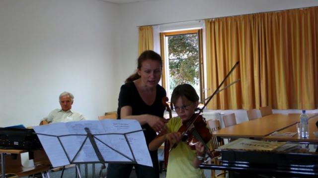 Snezana Kiss / Children's Education Specialist / Violin Lesson