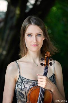 Henja Senmler / Professor at the Rostock University of Music, Germany and former professor at the University of Music and Performing Arts in Vienna, Austria / Violin online public lessons