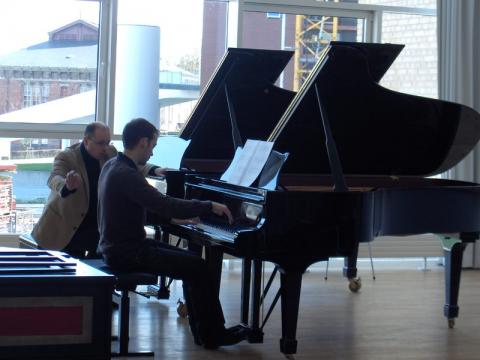 Thomas Hell / Professor, Mainz University of Music, Germany / Piano Online Lessons