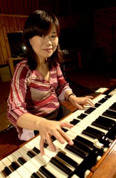 Akiko Tsuruga / Jazz Organist / Jazz Organ Piano Lesson