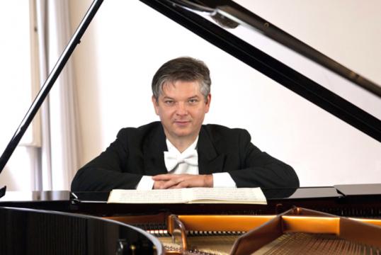 Piotr Oczkowski / Professor, University of Music in Detmold, Germany / Piano Online Lessons