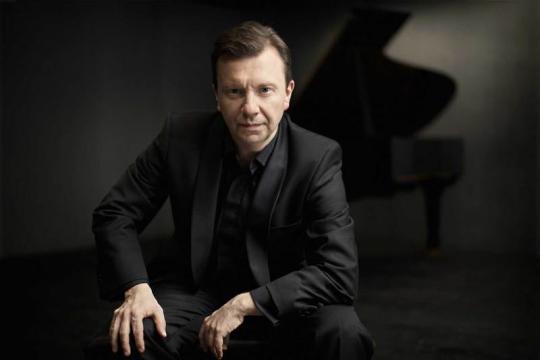 Evgeny Sinaisky / Professor, Volkwang University of the Arts, Germany & Private Music and Arts University, Vienna, Austria / Piano accompaniment, duet, chamber music online lessons