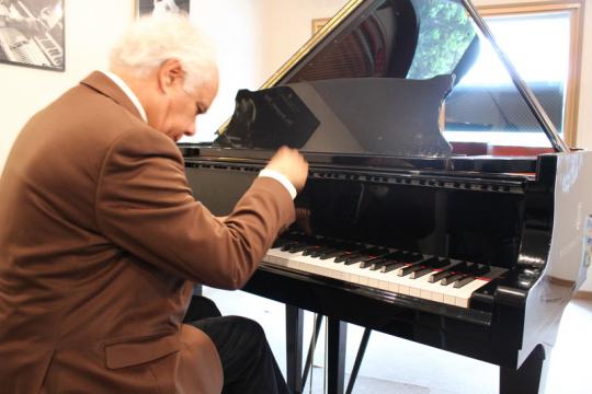 Pierre Leak / Former Professor of the Paris Conservatory of Music / Professor of the Catalan Conservatory of Music / Piano Lessons