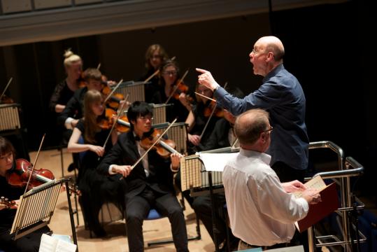 Lionel Friend / Royal College of Music & Professor at Guildhall Conservatory / Opera Theater and Music for Vocalists Learned from Opera Conductors