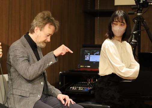 Roland Krüger/Head professor at the Hochschule für Musik Hannover, Germany/Piano public lesson (face-to-face)