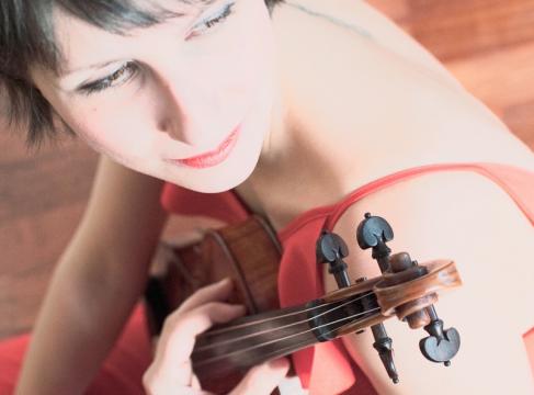 Emrine Pierre / Austria Salzburg Chamber Soloists Violinist / Violin Online Lessons