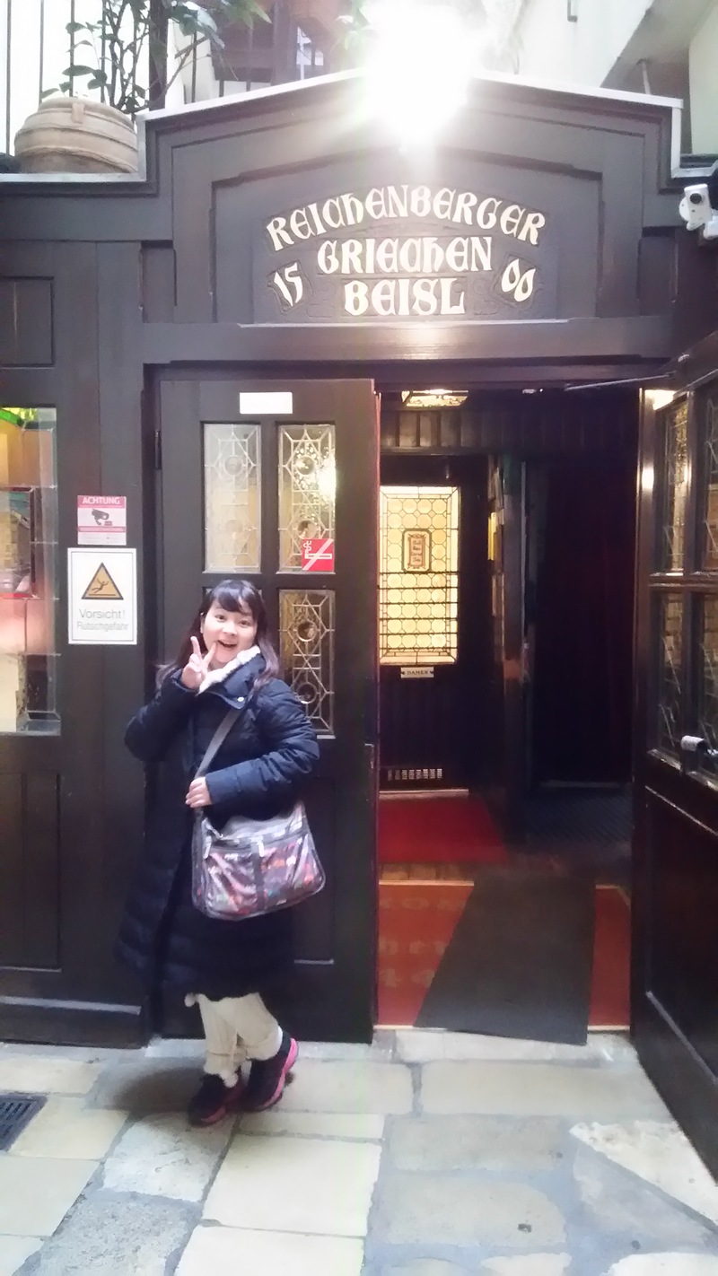 秋元真理子さん